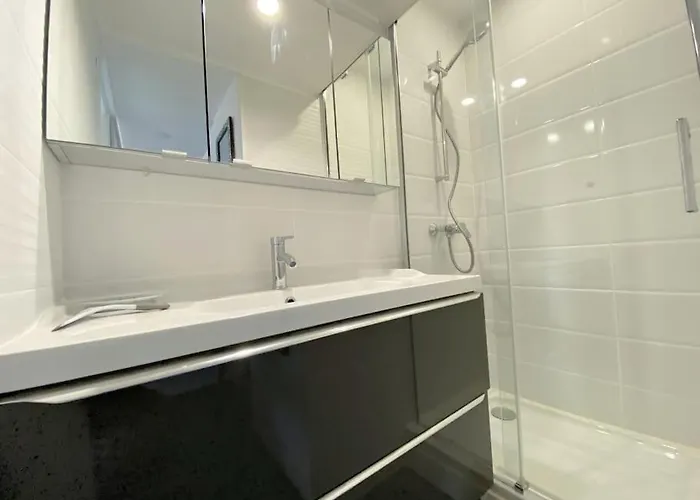 88, Port Nature Au Village Naturiste * Agde