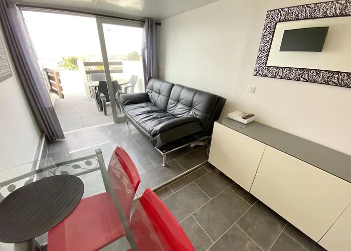 88, Port Nature Au Village Naturiste * Agde